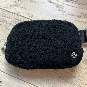 Lululemon fleece bag